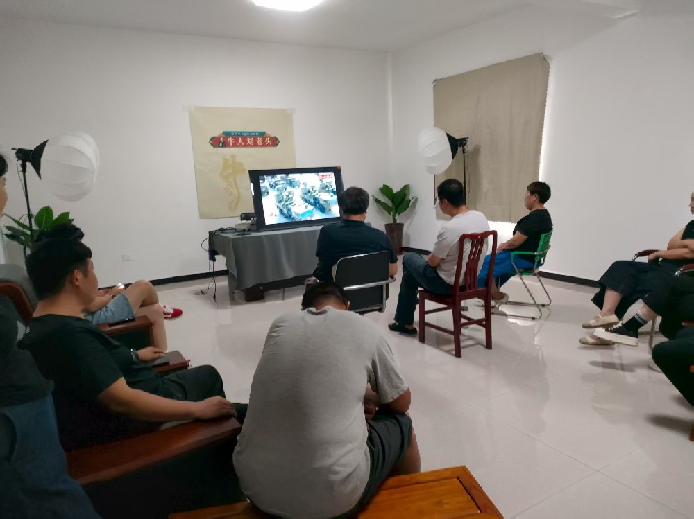 公司组织员工观看纪念中国人民抗日战争暨世界反法西斯战争胜利80周年